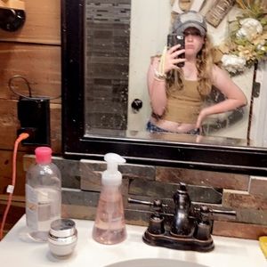 Meet your Posher, Ella